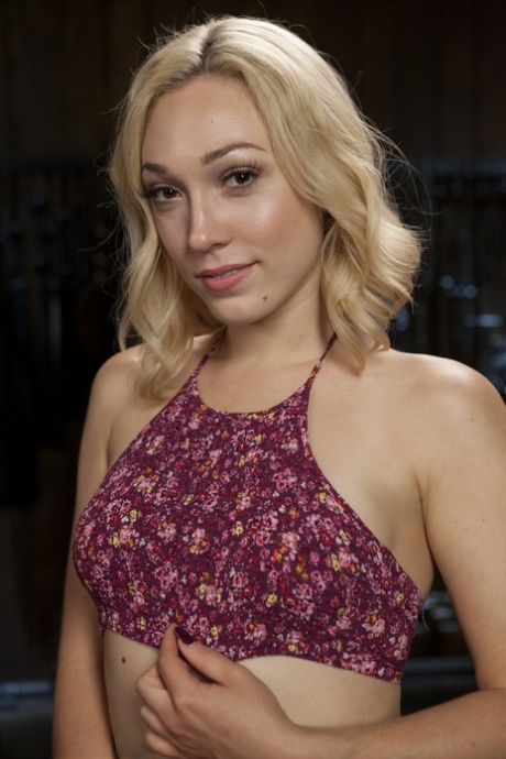 Lily LaBeau naga gwiazda kino